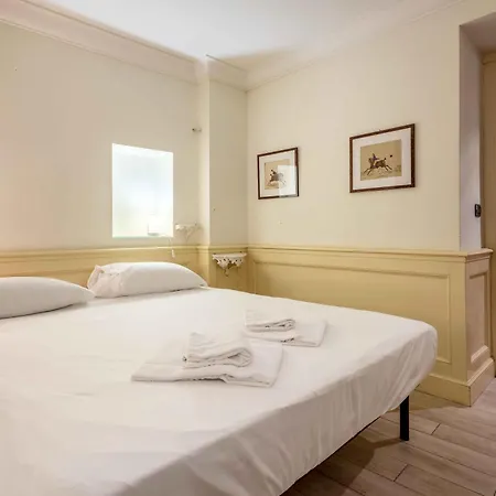 Exclusive 4 Bedrooms Near Duomo * Mediolan