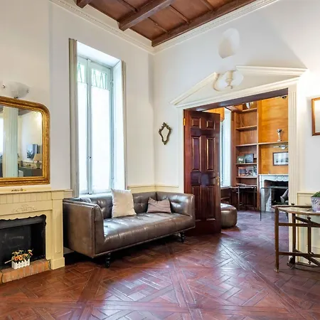 Exclusive 4 Bedrooms Near Duomo Apartament *