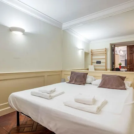 Exclusive 4 Bedrooms Near Duomo * Mediolan