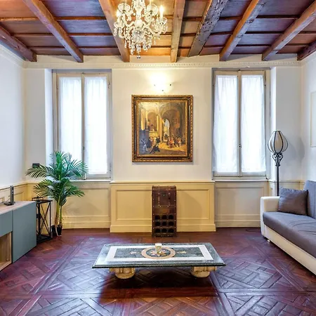 アパート Exclusive 4 Bedrooms Near Duomo *
