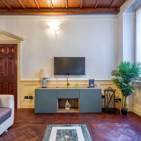 Exclusive 4 Bedrooms Near Duomo アパート ミラノ